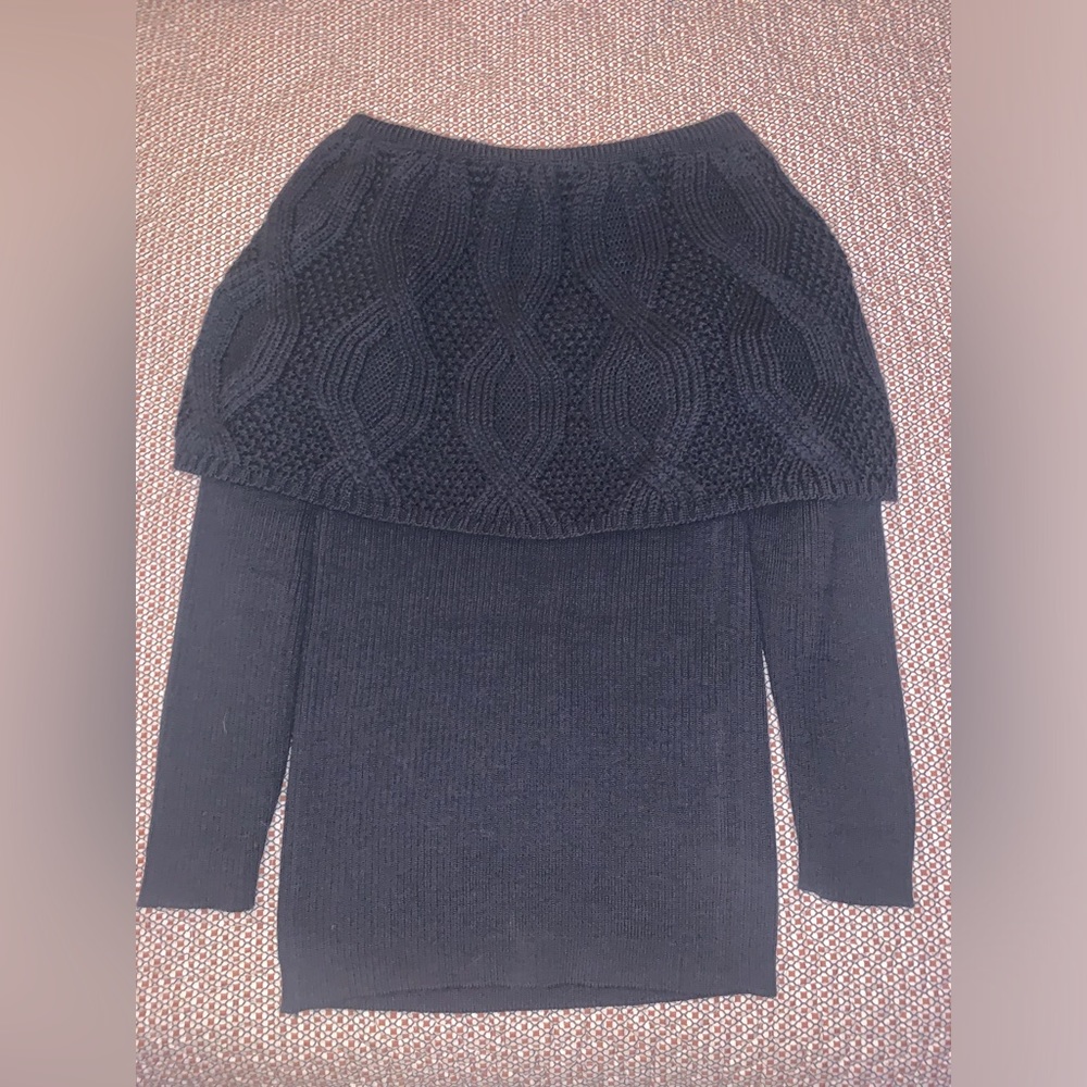 100% pure wool medium United Colors of Benetton off the shoulder navy sweater